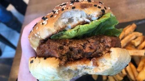 Beyond Meat says its burgers are healthier than beef. Health experts aren't so sure | CBC News